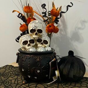 Christian Soriano Spooky  Sparkly Skulls Disco Color Changing Cauldron NWT